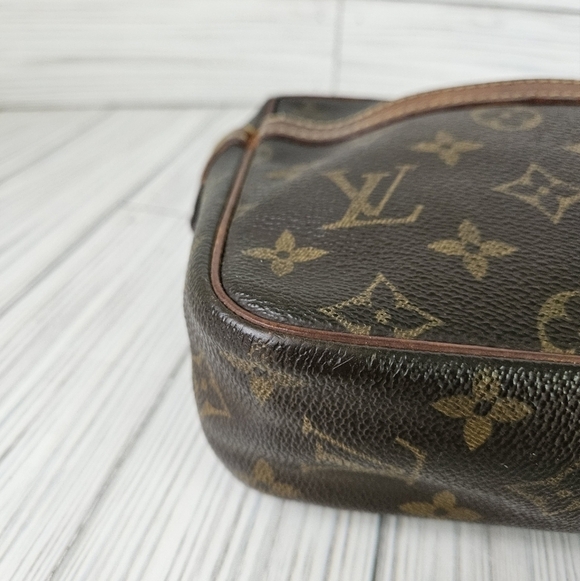 Louis Vuitton 1989 Compiege 23 Clutch Handbag in Monogram Canvas and Leather - Picture 6 of 16